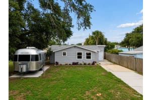 205 2nd Ave Nw, LARGO