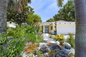 4749 Hamlets Grove Dr, SARASOTA