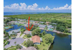 8728 Cobblestone Dr, TAMPA