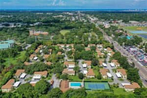 501 E Bay Dr #104, LARGO