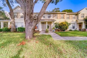 13736 Forest Lake Dr, LARGO