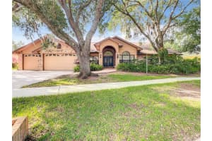 2107 Heritage Crest Dr, VALRICO
