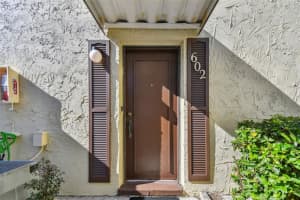 501 E Bay Dr #602, LARGO