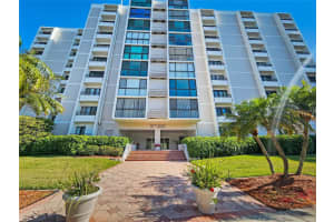 851 Bayway Blvd #205, CLEARWATER BEACH