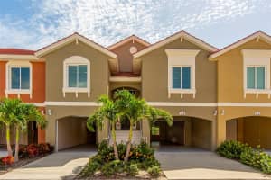 17b Franklin Ct S, ST PETERSBURG