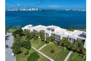 50 Coe Rd #125, BELLEAIR