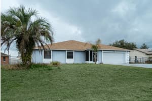 2818 Coontie Ave, DELTONA