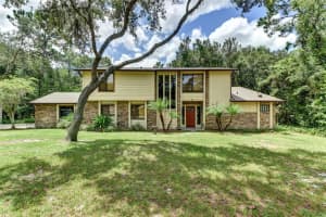 7411 Colonial Ct, SANFORD