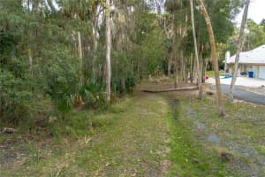 E Park Trl, DELTONA