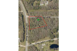 1681 Hideaway Ln, EDGEWATER