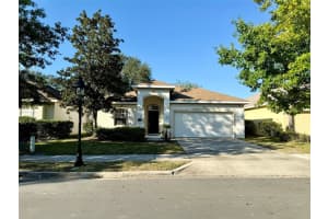 211 Foxglove Way, DELAND