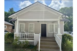 305 Page Ct, DELAND
