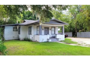135 S Stone St, DELAND