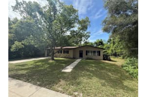 1570 W Beresford Ave, DELAND