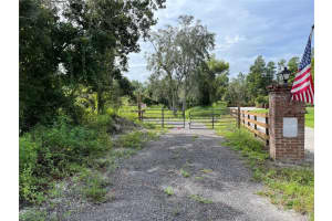 2500 Leonard Dr, DELTONA