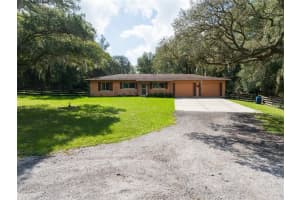 1112 E Beresford Ave, DELAND