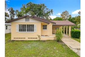 718 W Hogle Ave, DELAND