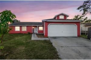 2930 Surf Dr, DELTONA