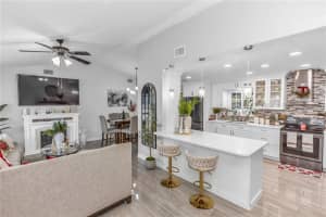 1390 San Carlos Ave, DELTONA