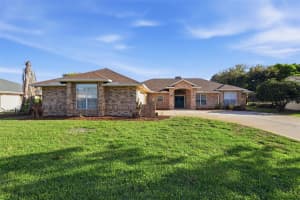 390 Glen Abbey Ln, DEBARY 390 Glen Abbey Ln, DEBARY