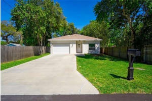 637 Holmes Ave, DAYTONA BEACH