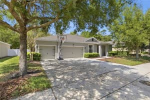565 Morgan Wood Dr, DELAND
