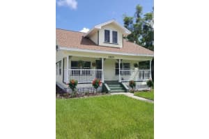 1411 E New York Ave, DELAND