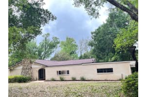 6 Robinwood Dr, LONGWOOD