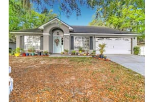 315 Pine Lake View Dr, DAVENPORT