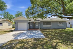 65 Community Dr, DEBARY