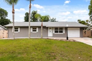 210 Kensington Ave, DELAND