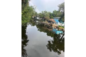 6049 Colony Cir, WEEKI WACHEE