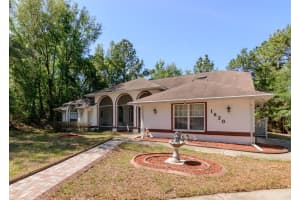 1620 E Henniker Ct, INVERNESS