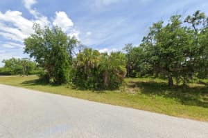 3528 Dwight St, PORT CHARLOTTE