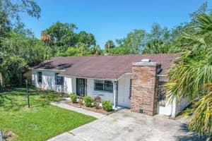 202 Yale Dr, SANFORD