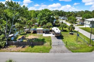 6230 Island Dr, WEEKI WACHEE
