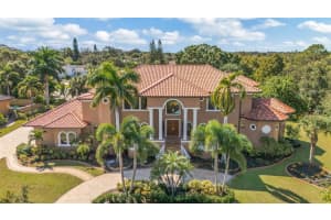 1079 Ashland Ave, TARPON SPRINGS