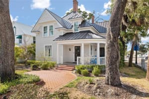 4 W Orange St, TARPON SPRINGS