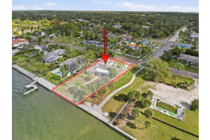 1600 Santa Barbara Dr, DUNEDIN