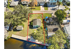 7255 Tropical Dr, WEEKI WACHEE