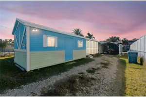 7091 Westwind St, WEEKI WACHEE