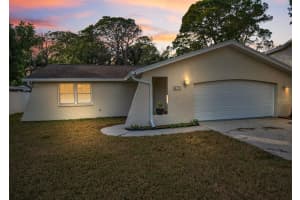 817 Riverside Dr, TARPON SPRINGS