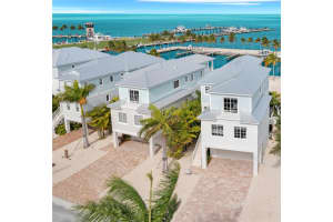 805 39th Street Gulf, MARATHON 805 39th Street Gulf, MARATHON