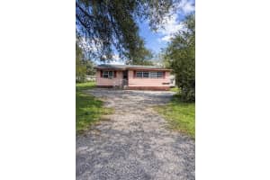 210 C St, BROOKSVILLE