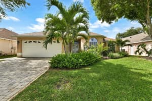 1272 Jasmine Lake Dr, TARPON SPRINGS