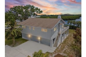1647 Sea Breeze Dr, TARPON SPRINGS