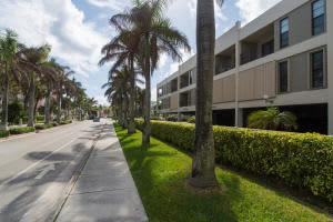 445 Se 21st Avenue 8, Deerfield Beach