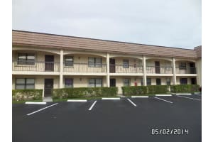 309 Lake Circle 202, North Palm Beach