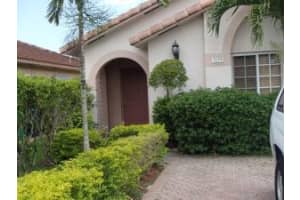 7698 Nw 167 Street, Hialeah