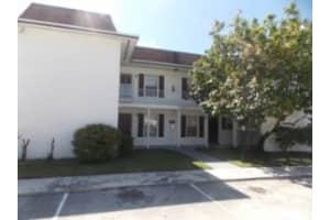 4951 Wedgewood Way 8, West Palm Beach